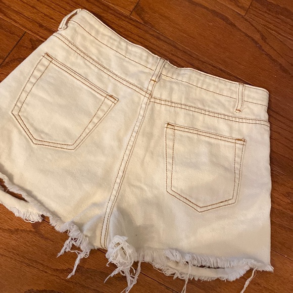 Signature8 cream rugged denim high rise Shorts - size medium - Picture 2 of 8